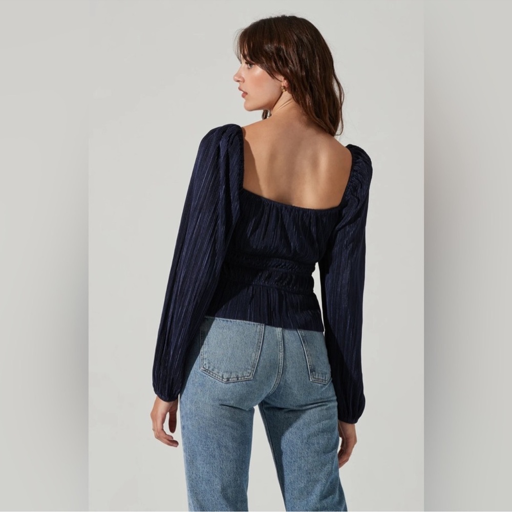 ASTR Ziva plisse midnight navy blue long sleeve puff sleeve blouse - Picture 5 of 14